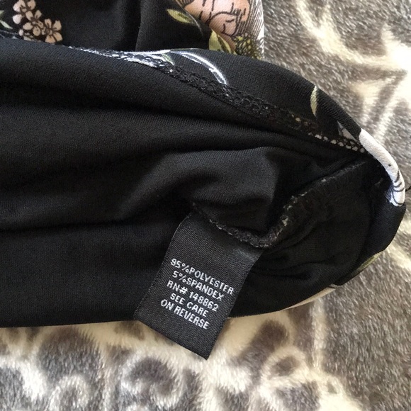 Torrid Floral knee length pencil skirt - Picture 6 of 6